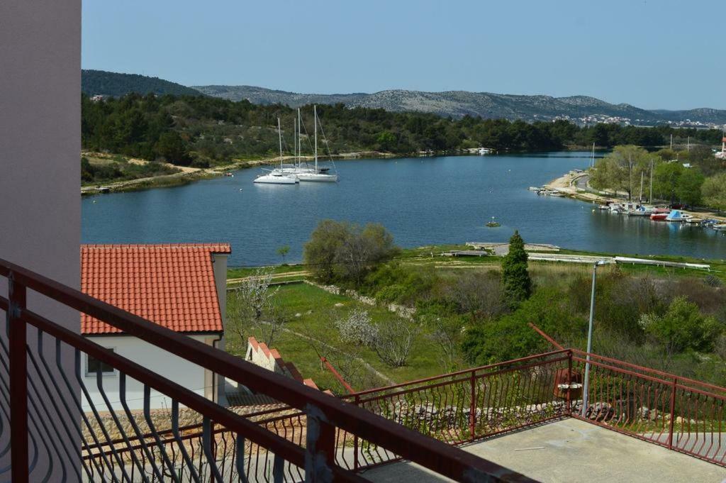 Apartmani Slavica شيبينيك المظهر الخارجي الصورة